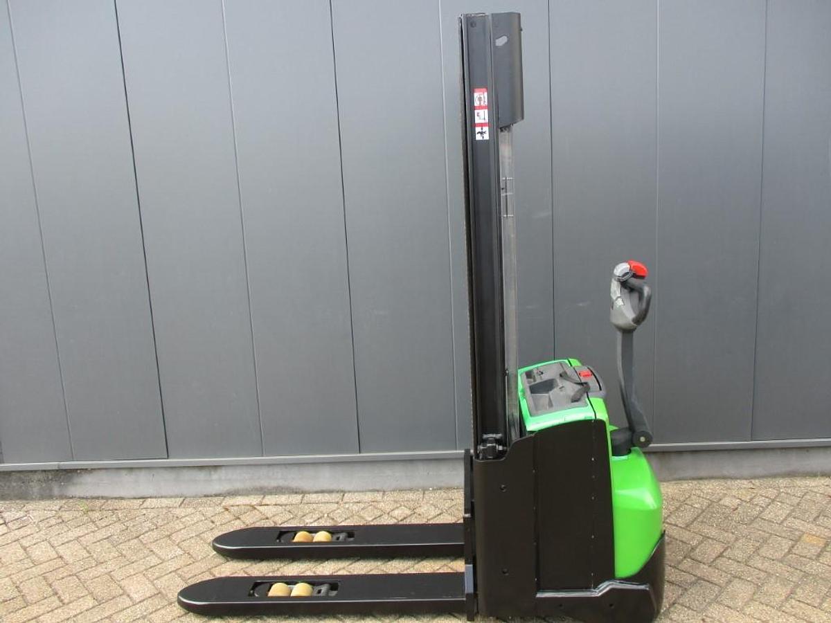 Refurbished 2011 CESAB S212L triplex - 754