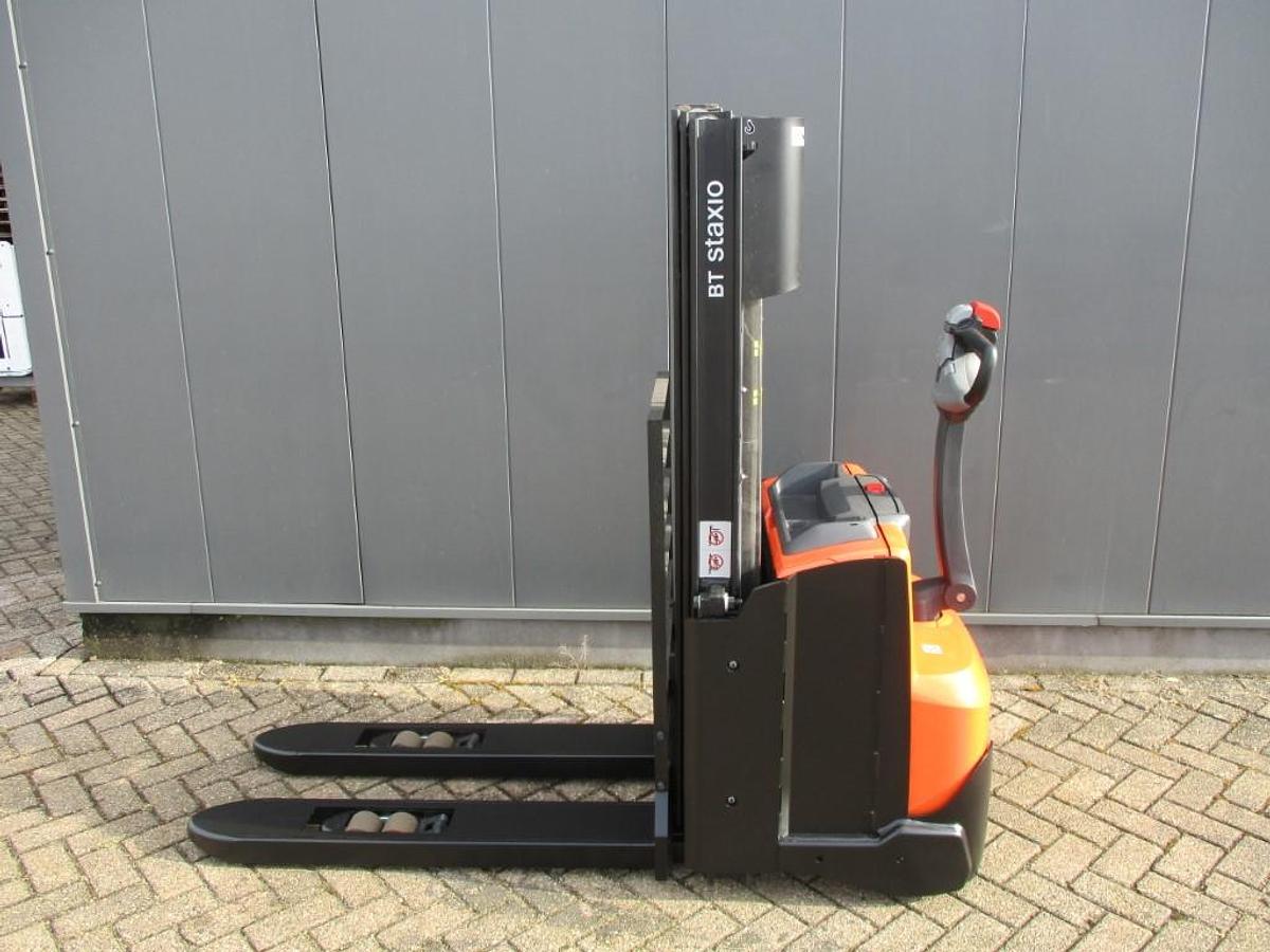 Refurbished 2018 TOYOTA SWE140L - 560