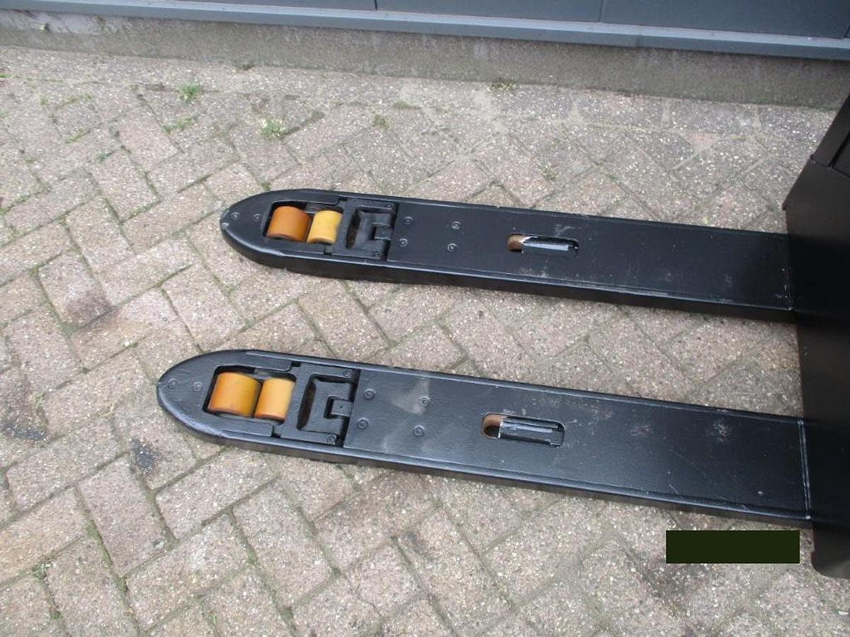 Refurbished 2019 TOYOTA LPE 200 2056