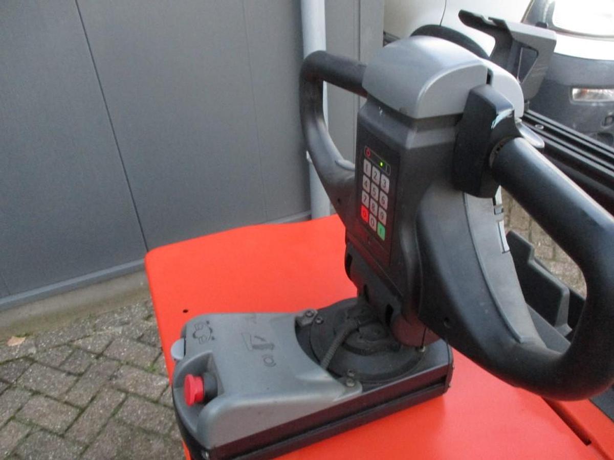 Refurbished 2018 TOYOTA TSE300 Tracto