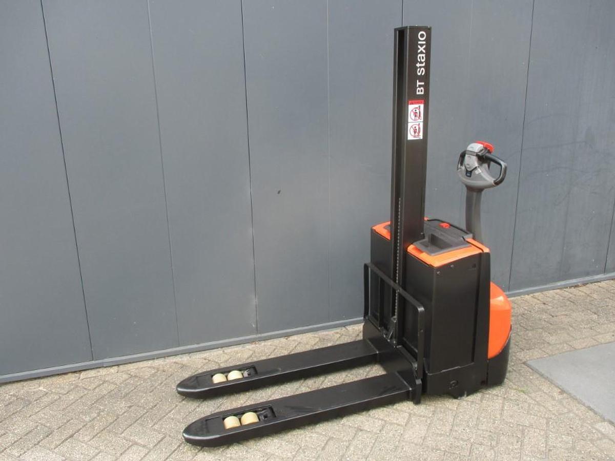 Refurbished 2015 TOYOTA BT SWE 080L - 1258