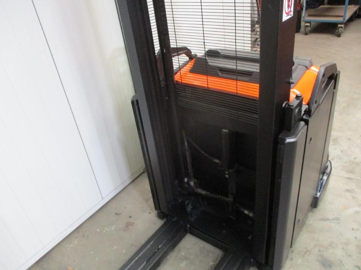 Refurbished 2017 TOYOTA SWE 145 triplex - 2256