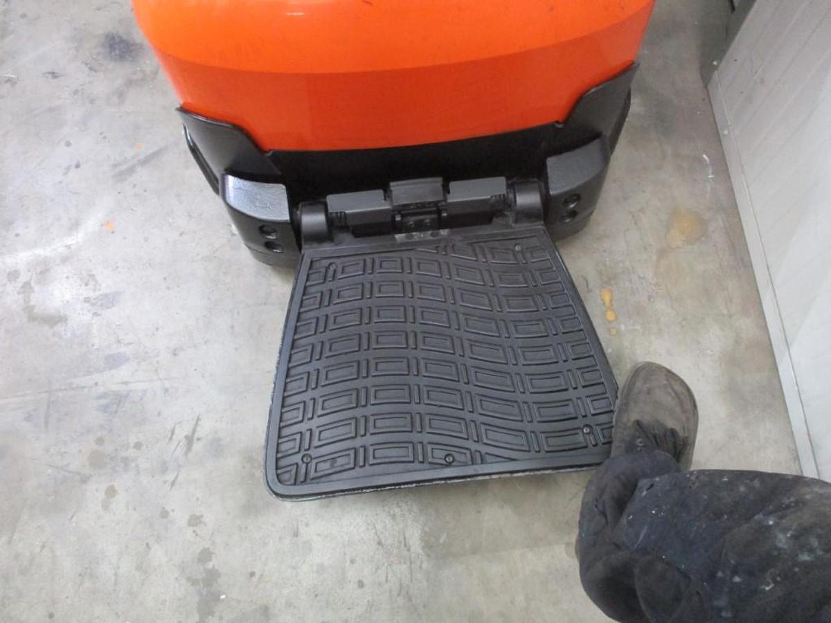 Refurbished 2018 TOYOTA SWE120 - 639