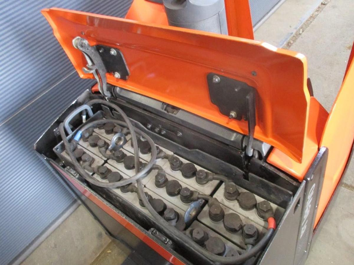 Refurbished 2020 TOYOTA LPE200 - 2452