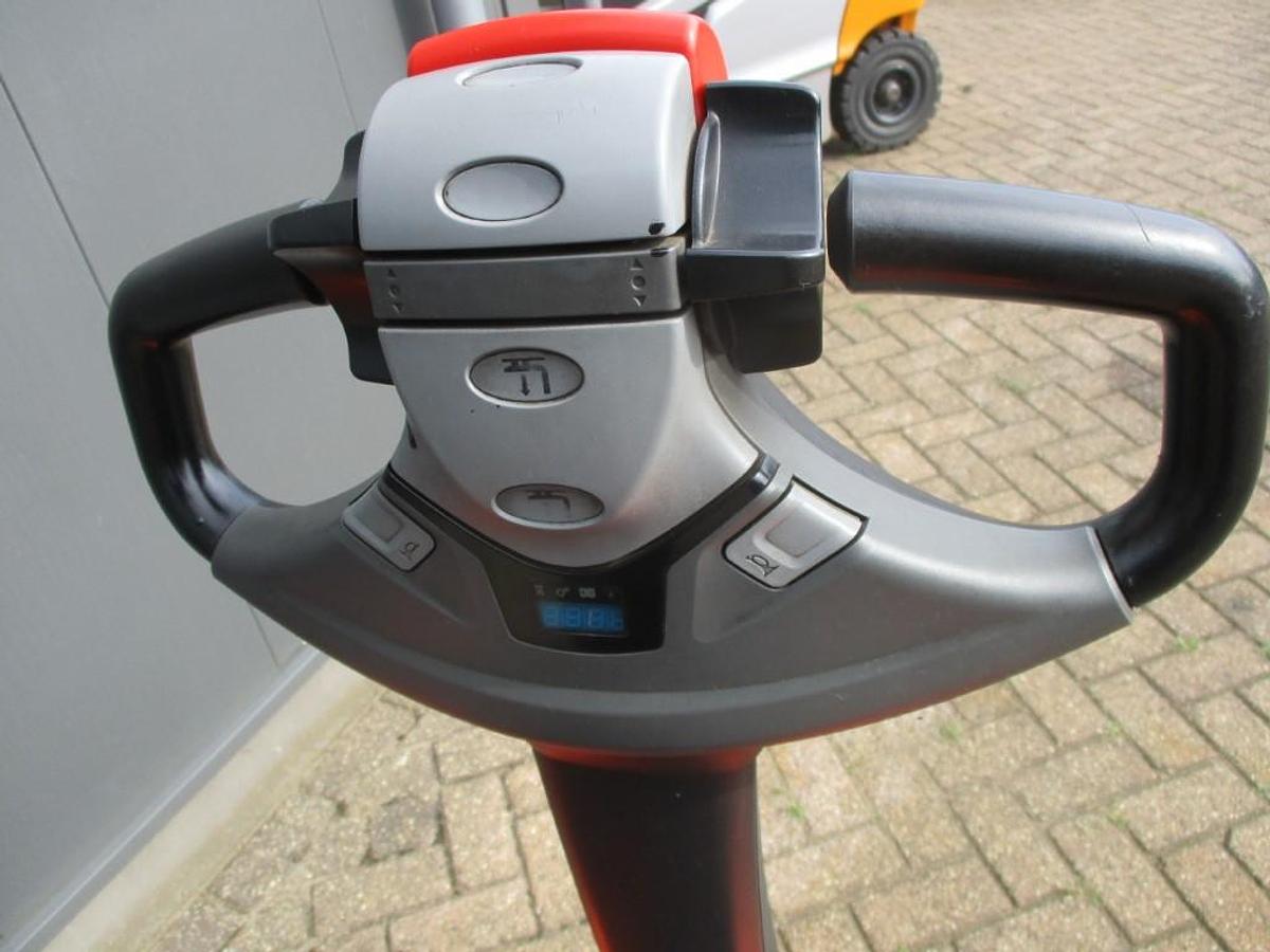 Refurbished 2015 TOYOTA BT SWE 080L - 1077