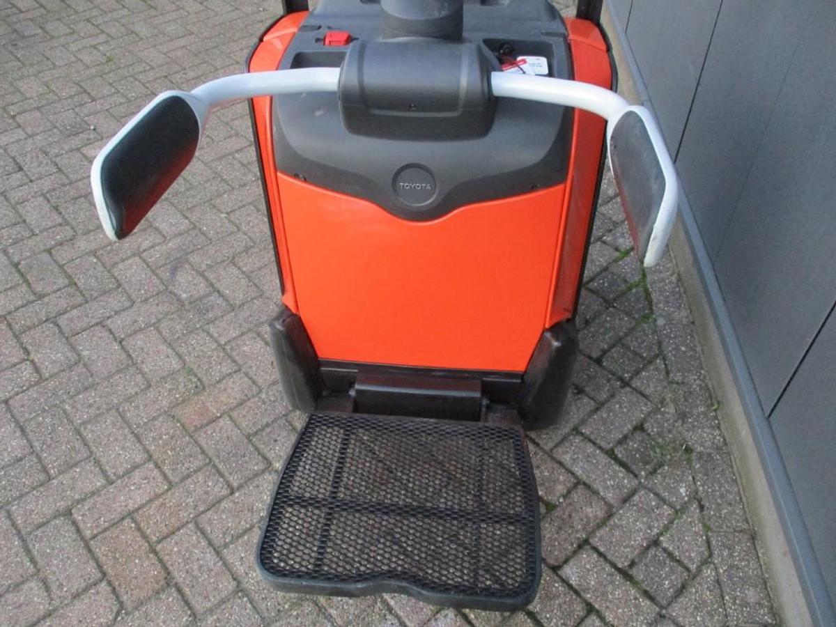 Refurbished 2018 TOYOTA LPE200 - 1750