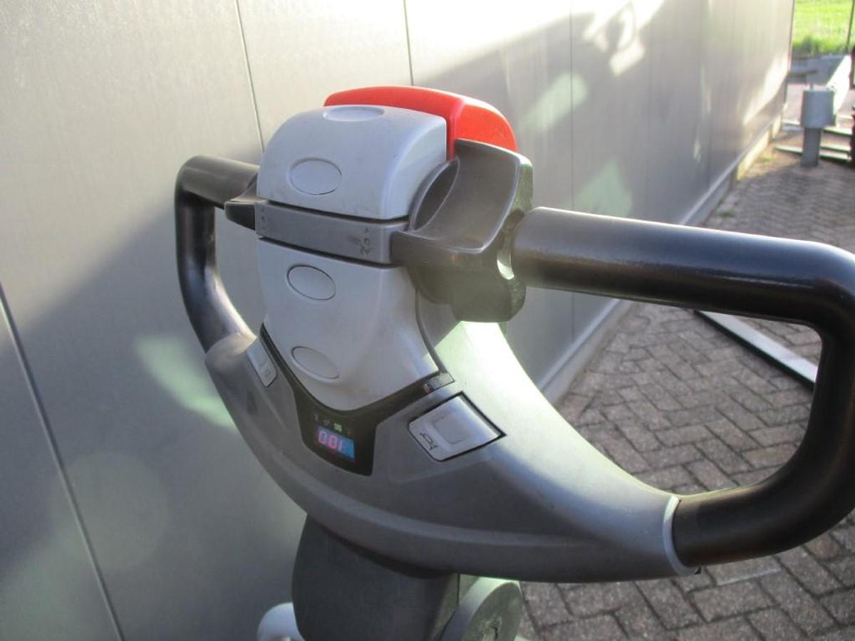 Refurbished 2016 TOYOTA BT LPE200 - 2368
