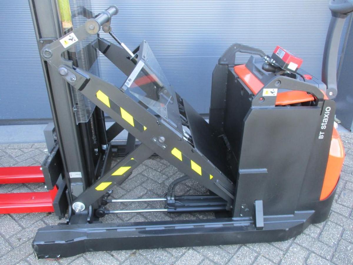 Refurbished 2024 TOYOTA SWE120XR  - 133