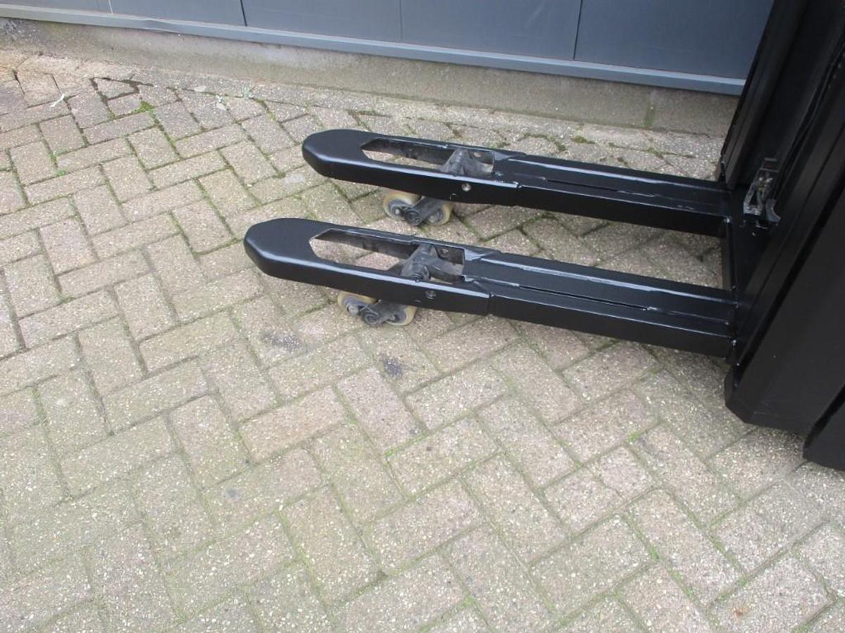 Refurbished 2019 TOYOTA SWE140L triplex - 2161