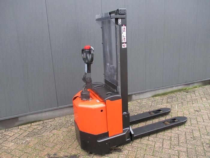 Used 2008 BT SWE 120
