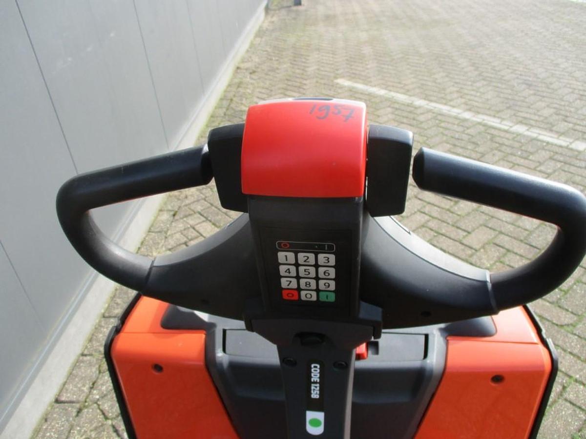 Refurbished 2023 TOYOTA LWE200 - 1957