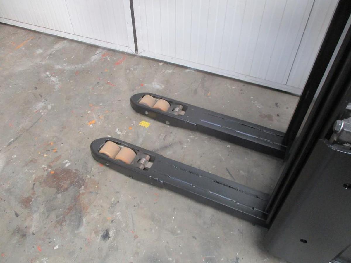 Refurbished 2015 TOYOTA BT SWE 120L - 1437