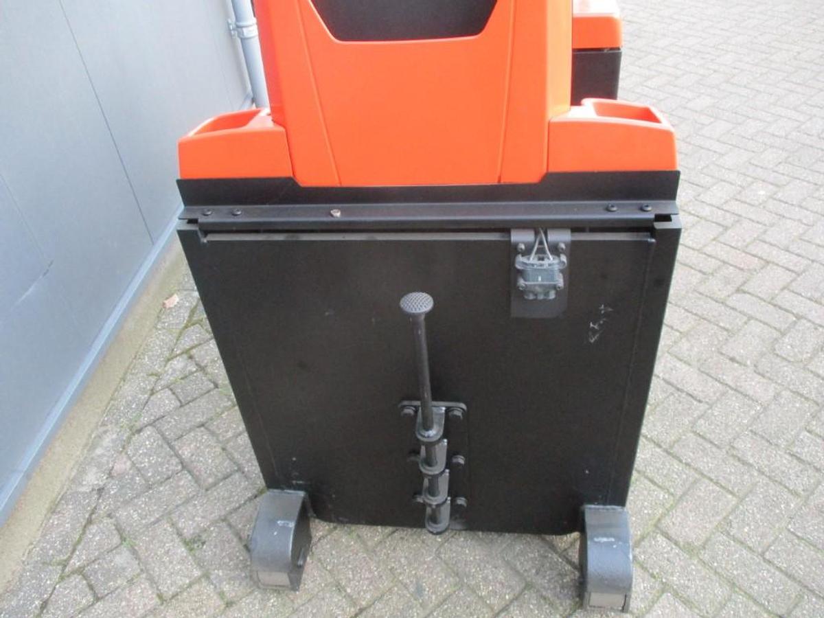 Refurbished 2018 TOYOTA TSE300 Tracto - 2086