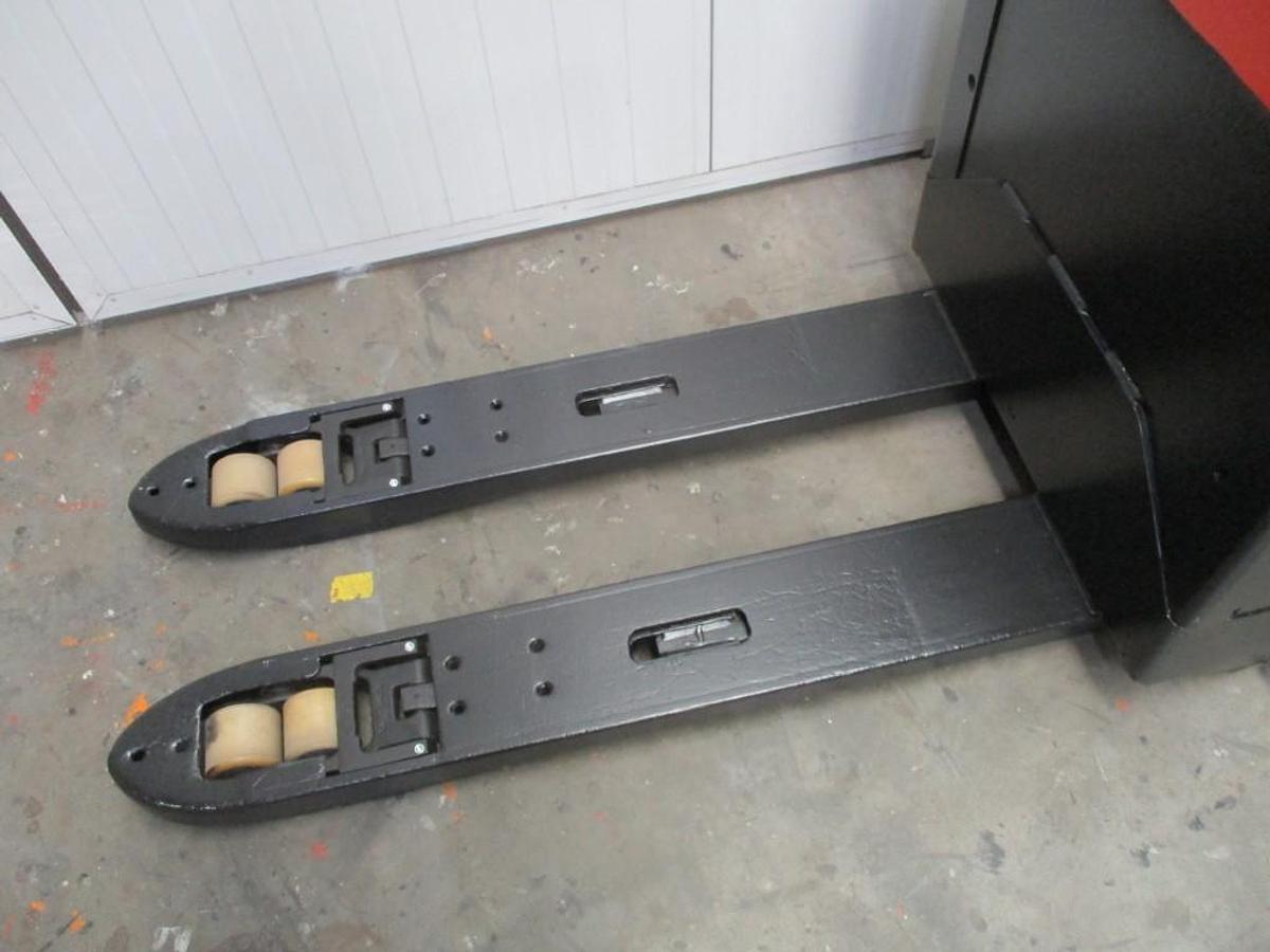 Refurbished 2016 TOYOTA BT LPE200 - 2247