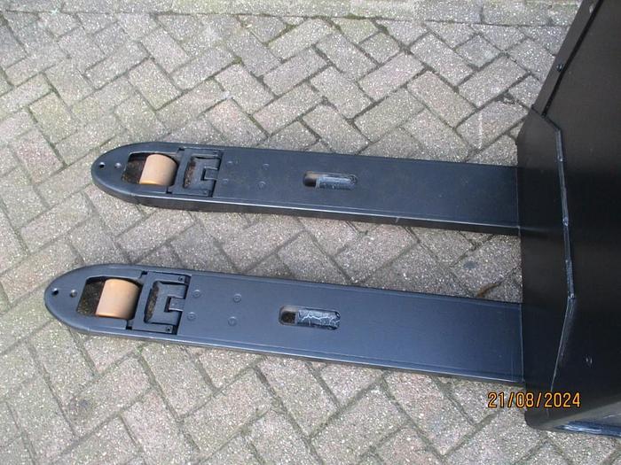 Refurbished 2018 TOYOTA LPE 200 - 2480