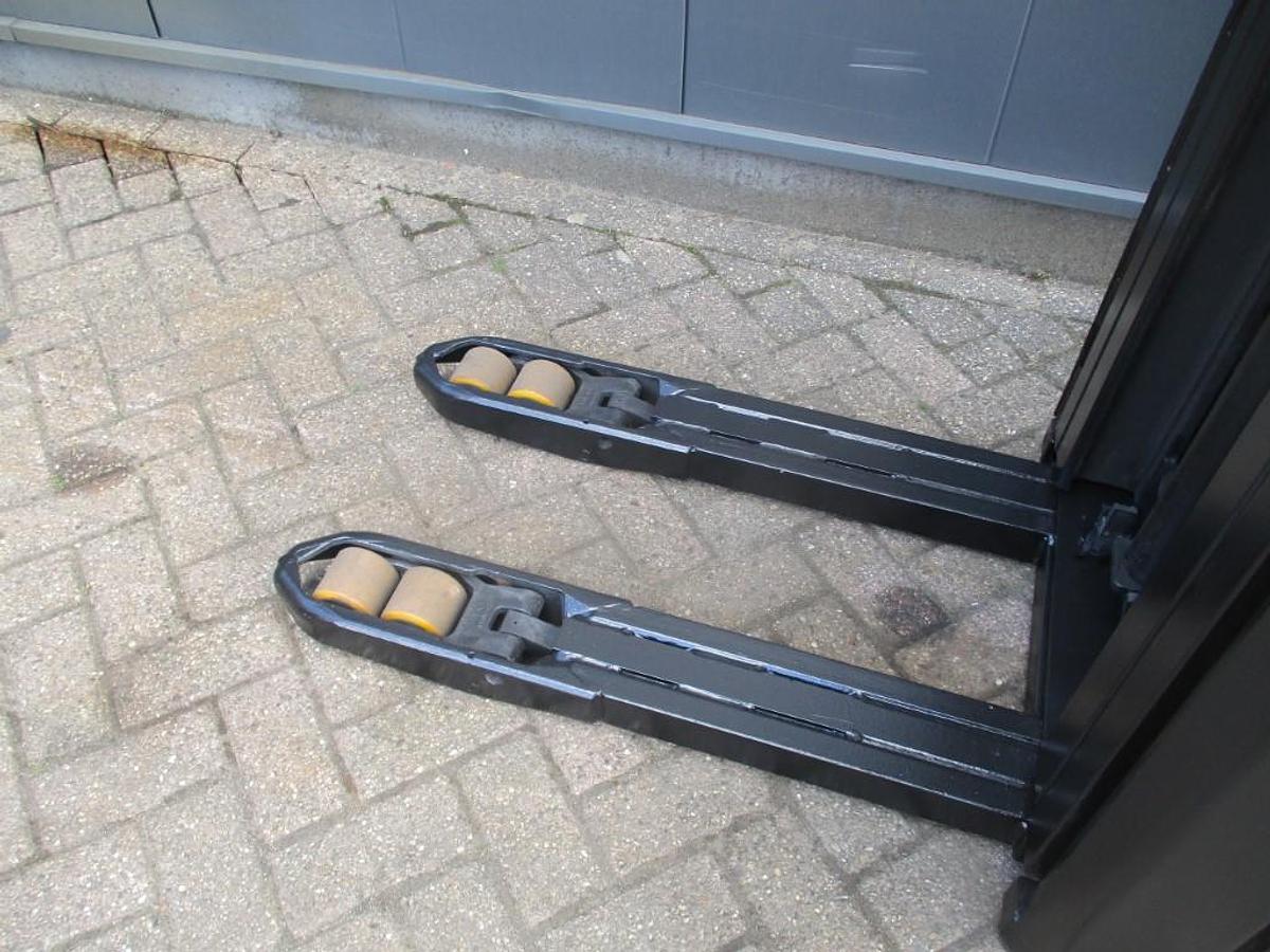 Refurbished 2017 TOYOTA SPE 120L triplex - 2294