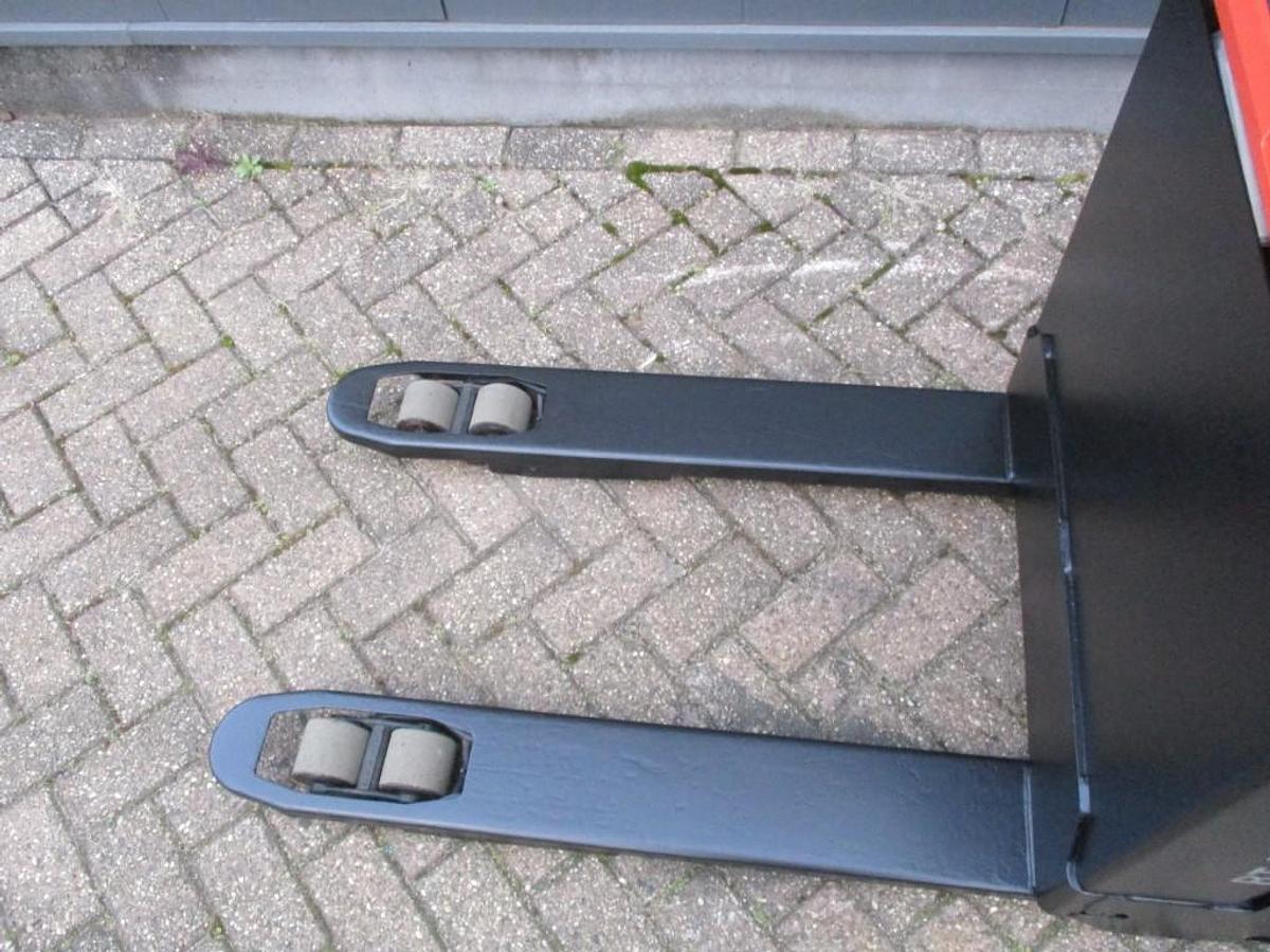 Refurbished 2019 TOYOTA LWE140 - 145