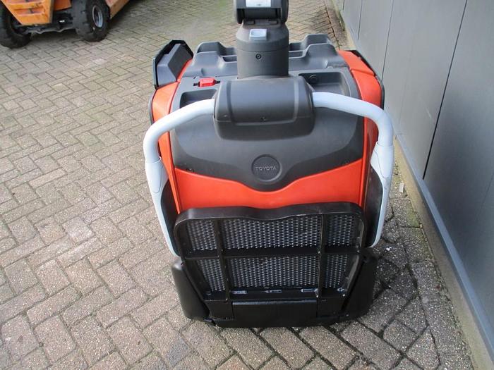 Refurbished 2018 TOYOTA LPE 200 - 2309