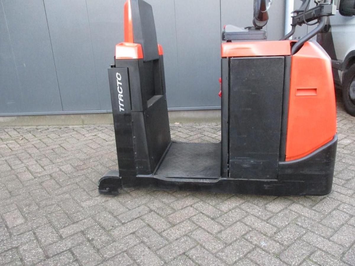 Refurbished 2018 TOYOTA TSE300 Tracto - 2652