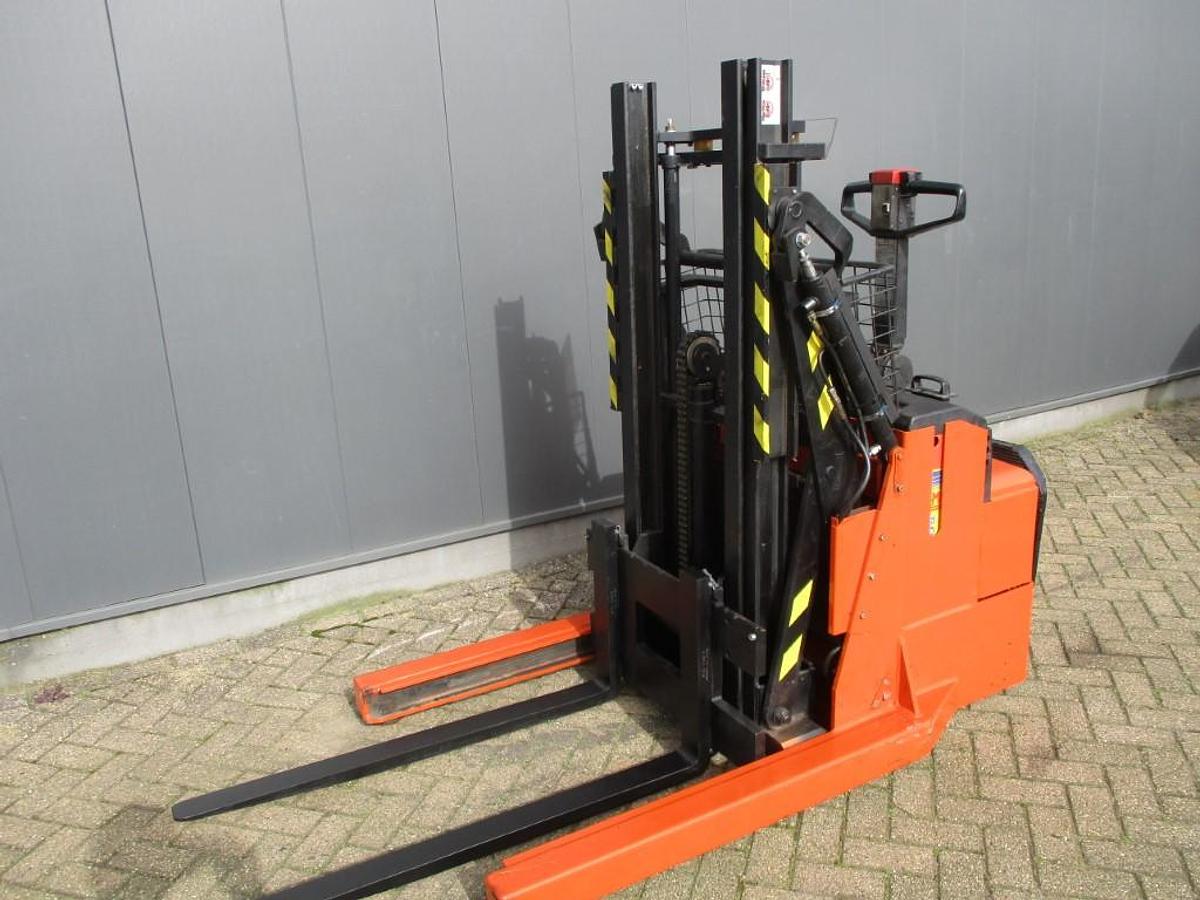 Refurbished 2011 BT TOYOTA RWE120 - 5424