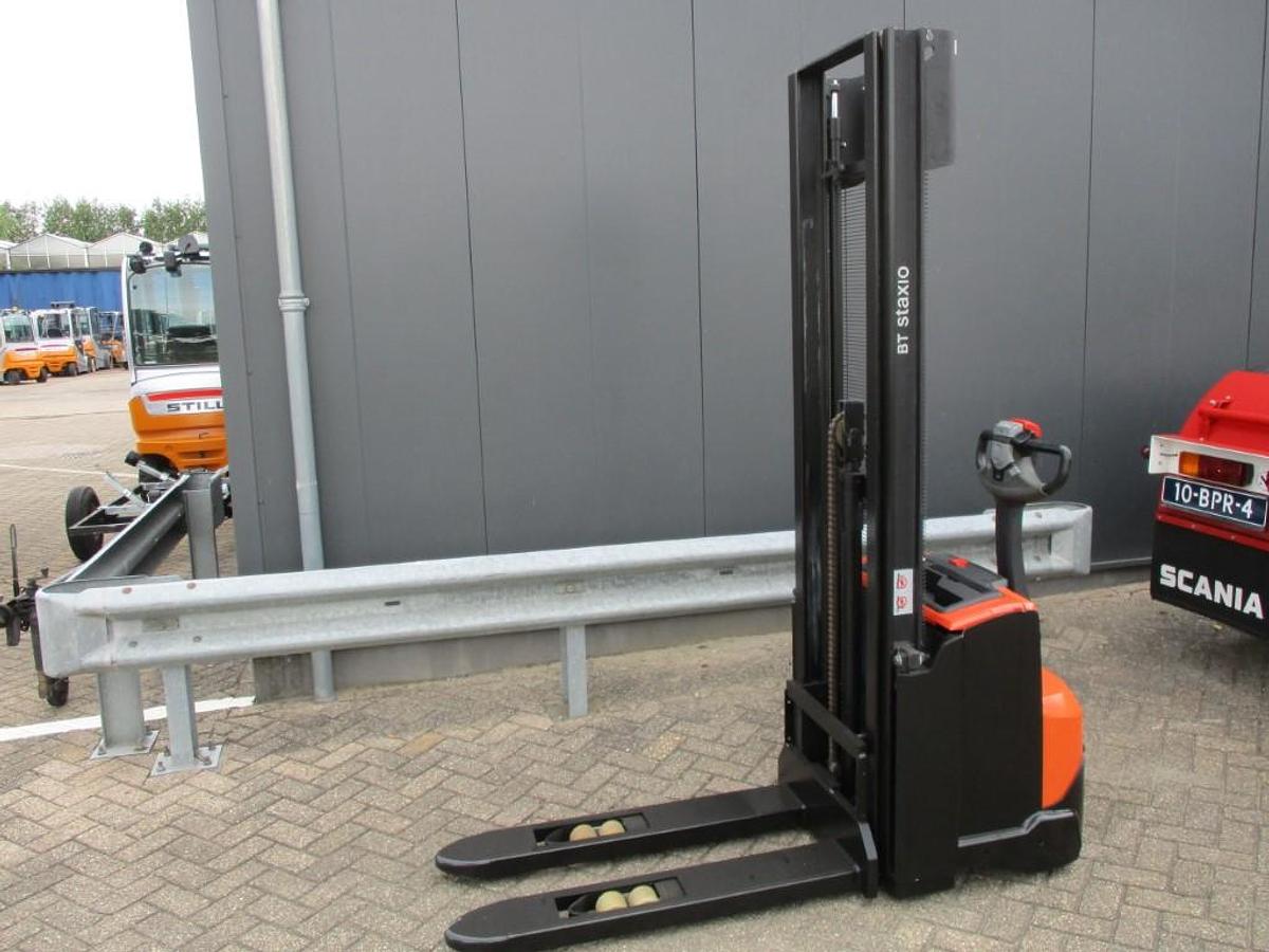 Refurbished 2017 TOYOTA SWE140 - 784