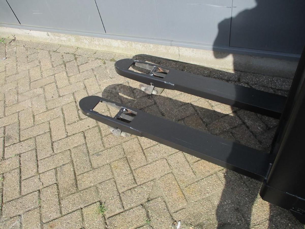Refurbished 2016 TOYOTA BT SWE 080L - 819