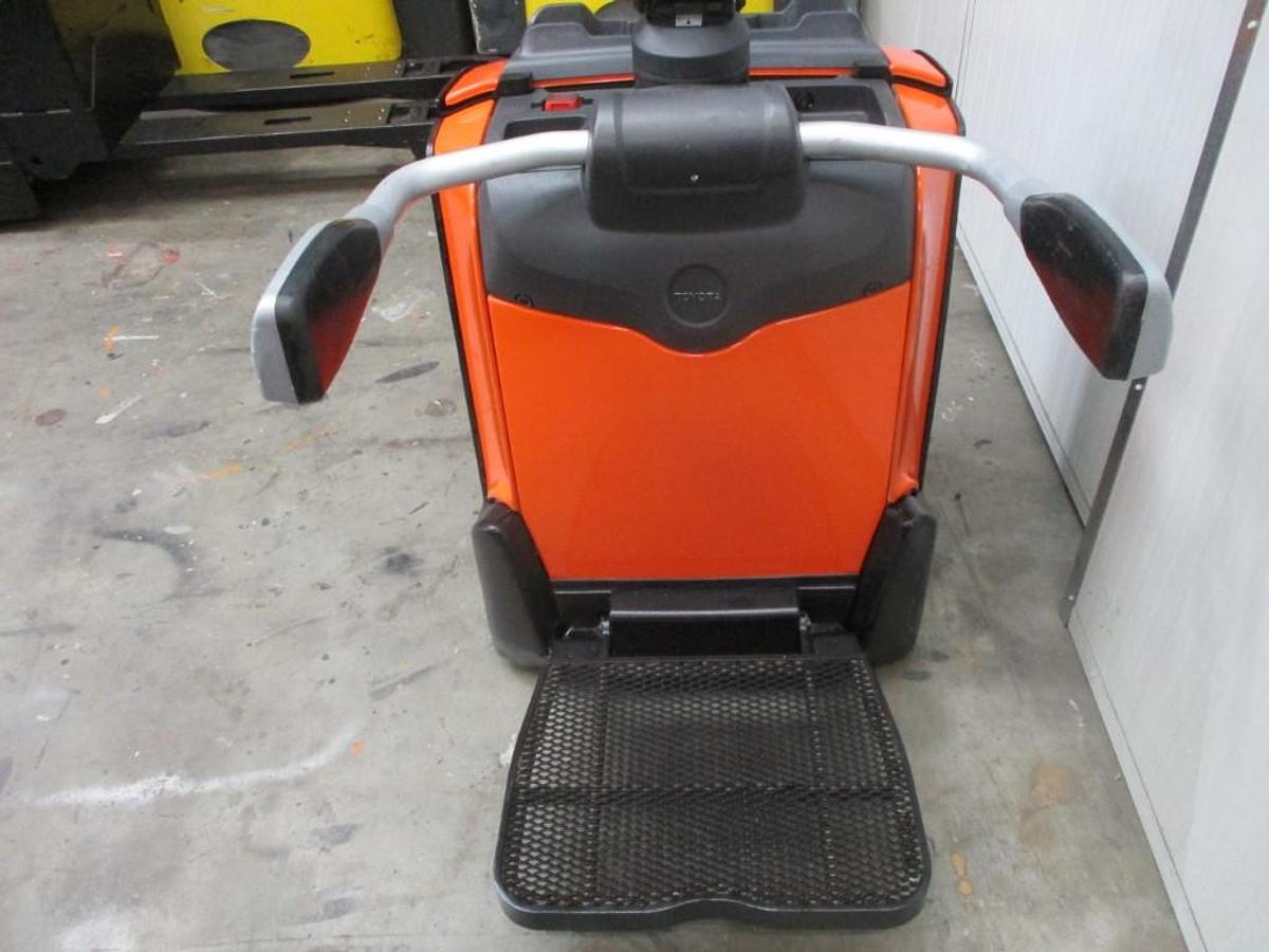 Refurbished 2015 TOYOTA BT LPE200 - 675