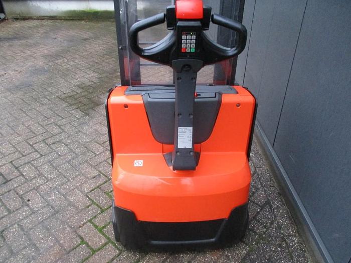 Used 2017 BT SWE100