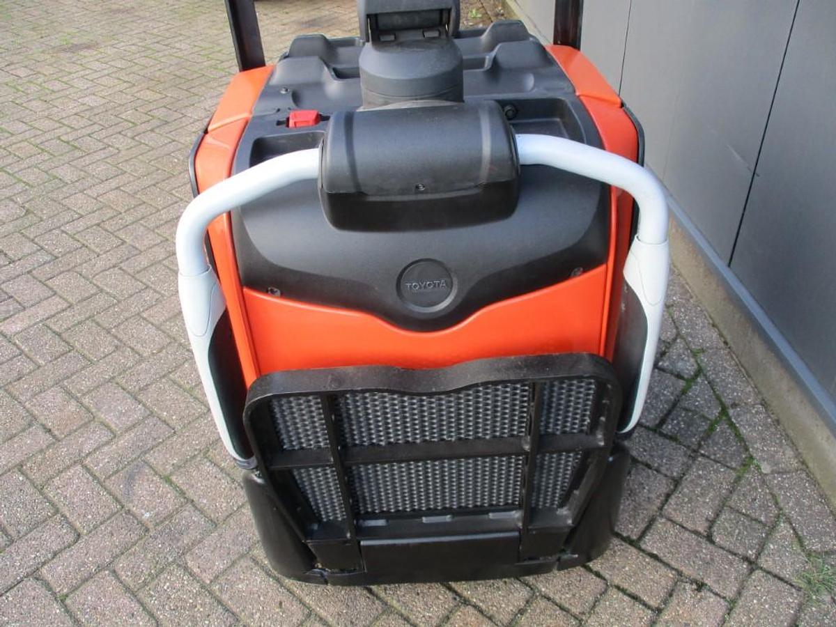 Refurbished 2018 TOYOTA LPE250 - 2464