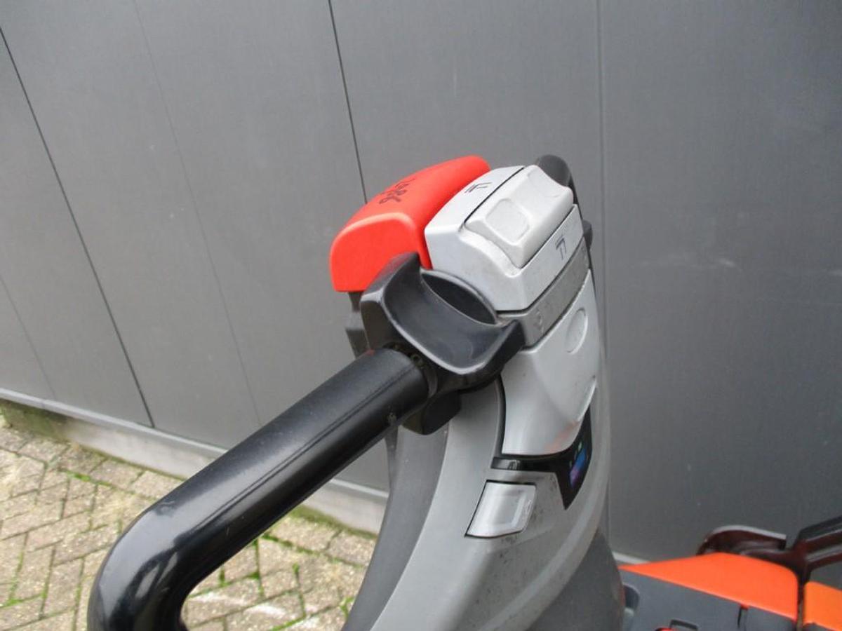 Refurbished 2016 TOYOTA SPE120L