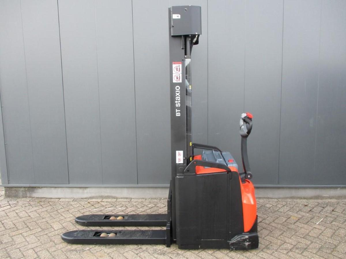 Refurbished 2018 TOYOTA SWE160 triplex - 2096