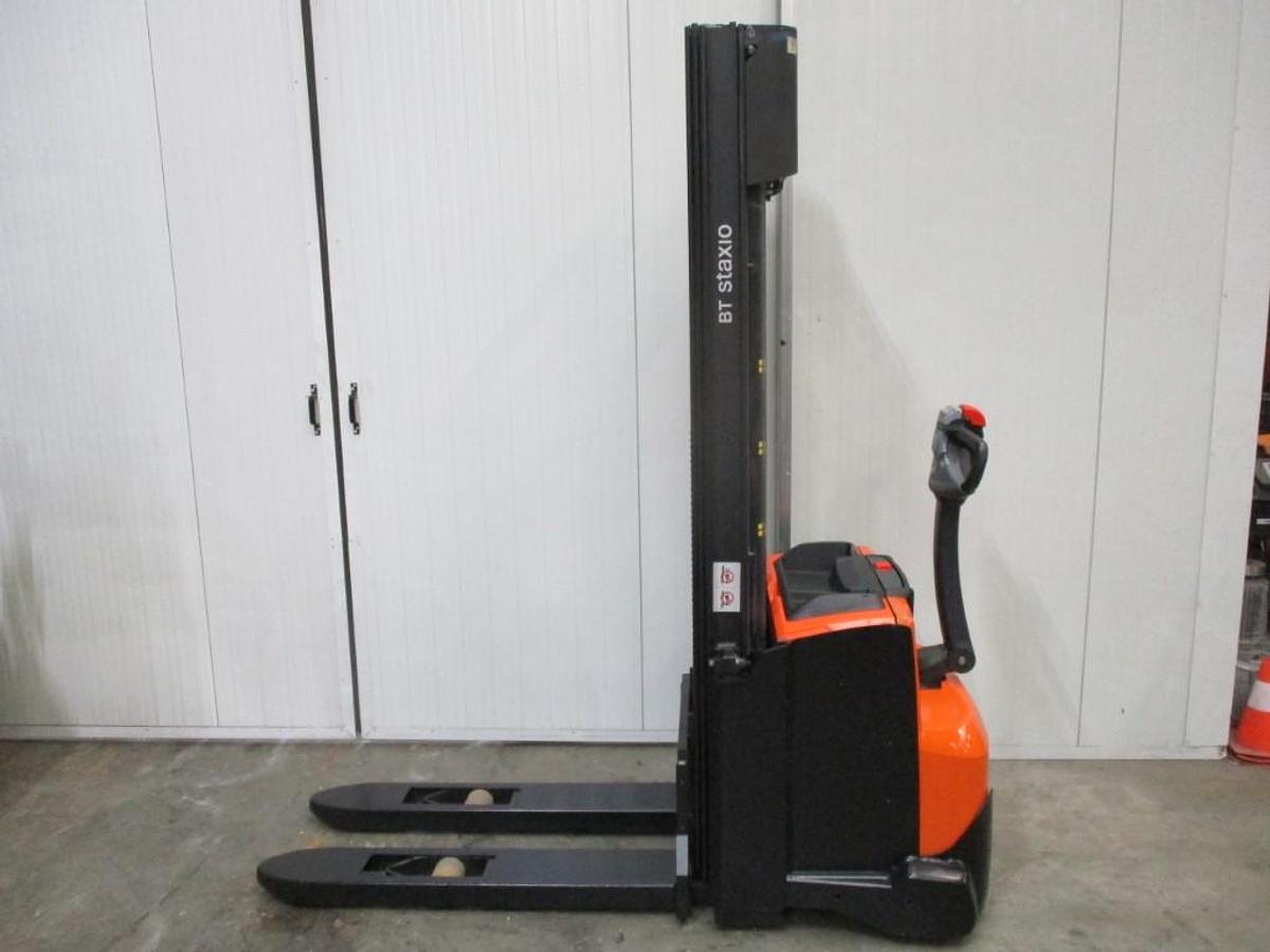 Refurbished 2021 TOYOTA SWE140 triplex - 1560