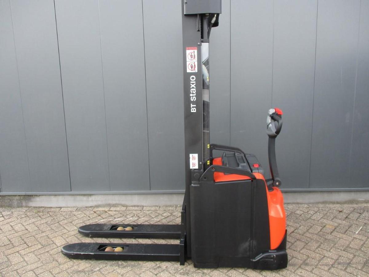Refurbished 2018 TOYOTA SWE160 triplex - 2229