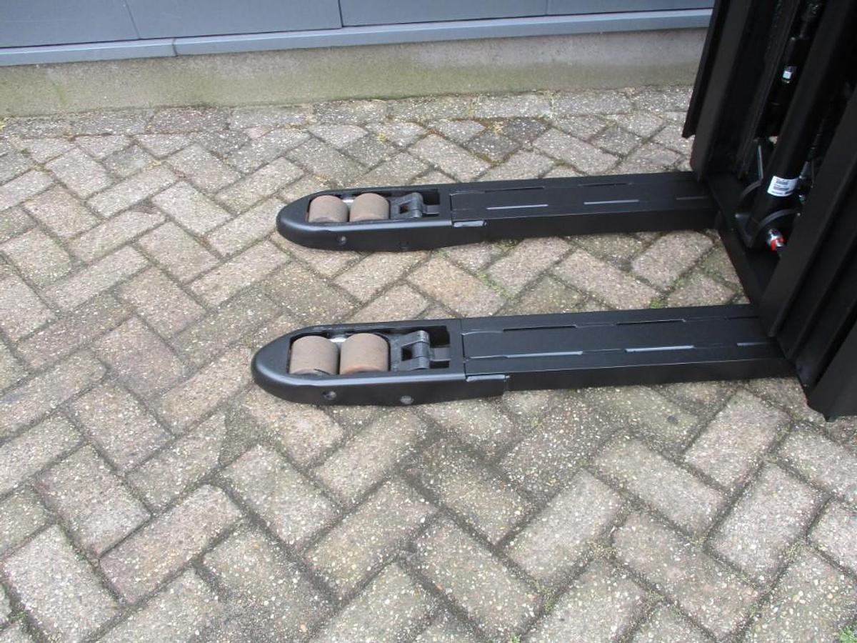 Refurbished 2018 TOYOTA SWE140L - 597