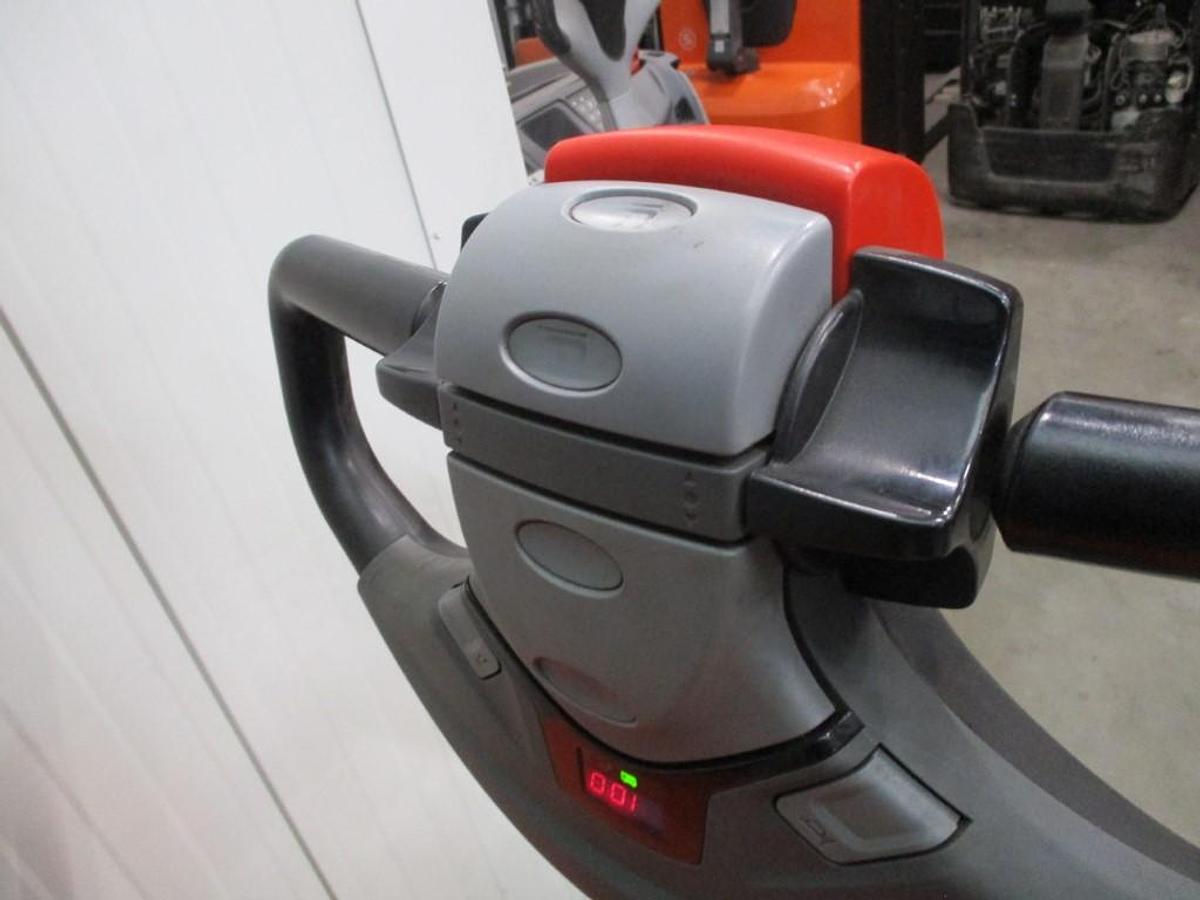 Refurbished 2020 TOYOTA SWE140 triplex - 2061
