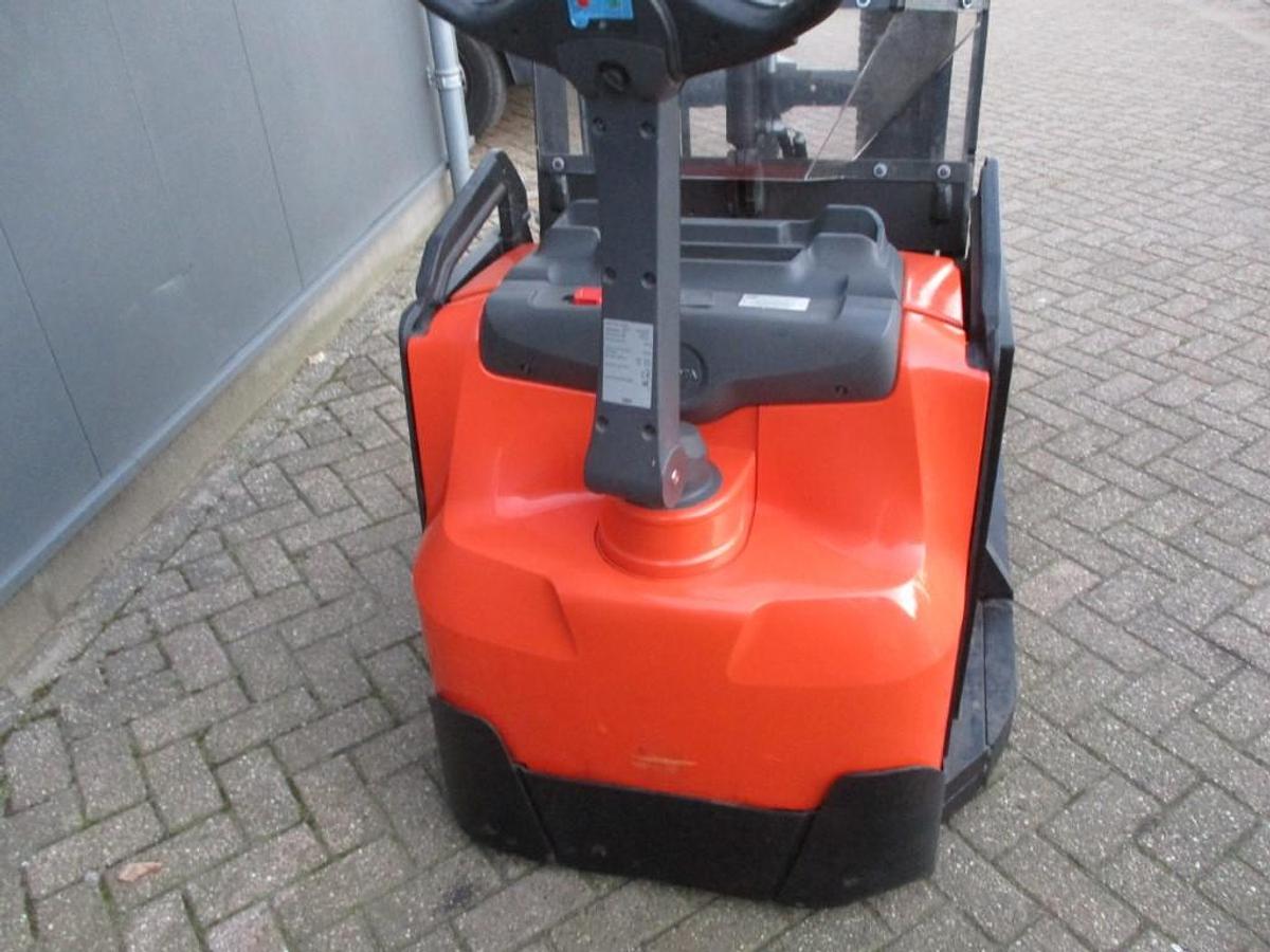 Refurbished 2018 TOYOTA SWE120XR triplex - 142