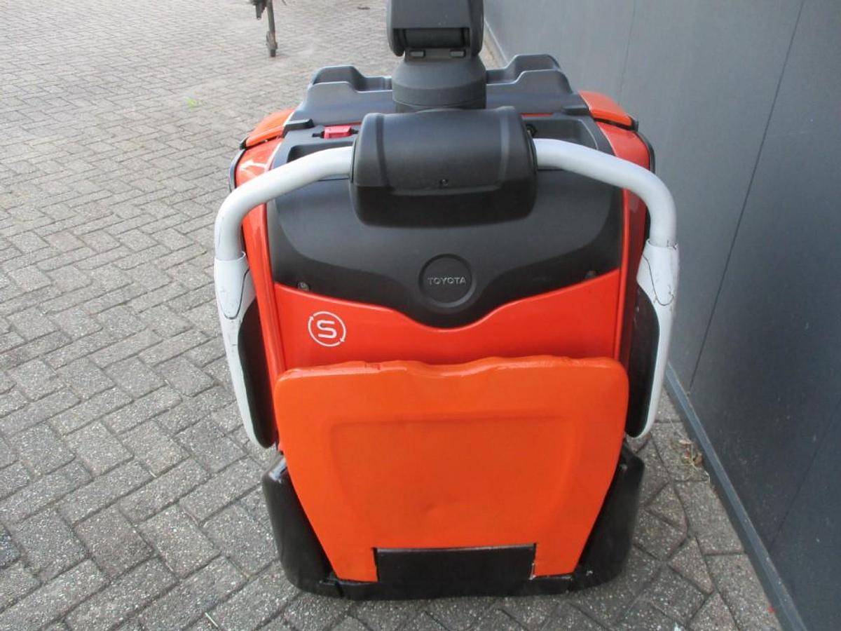Refurbished 2019 TOYOTA LPE200 - 2214