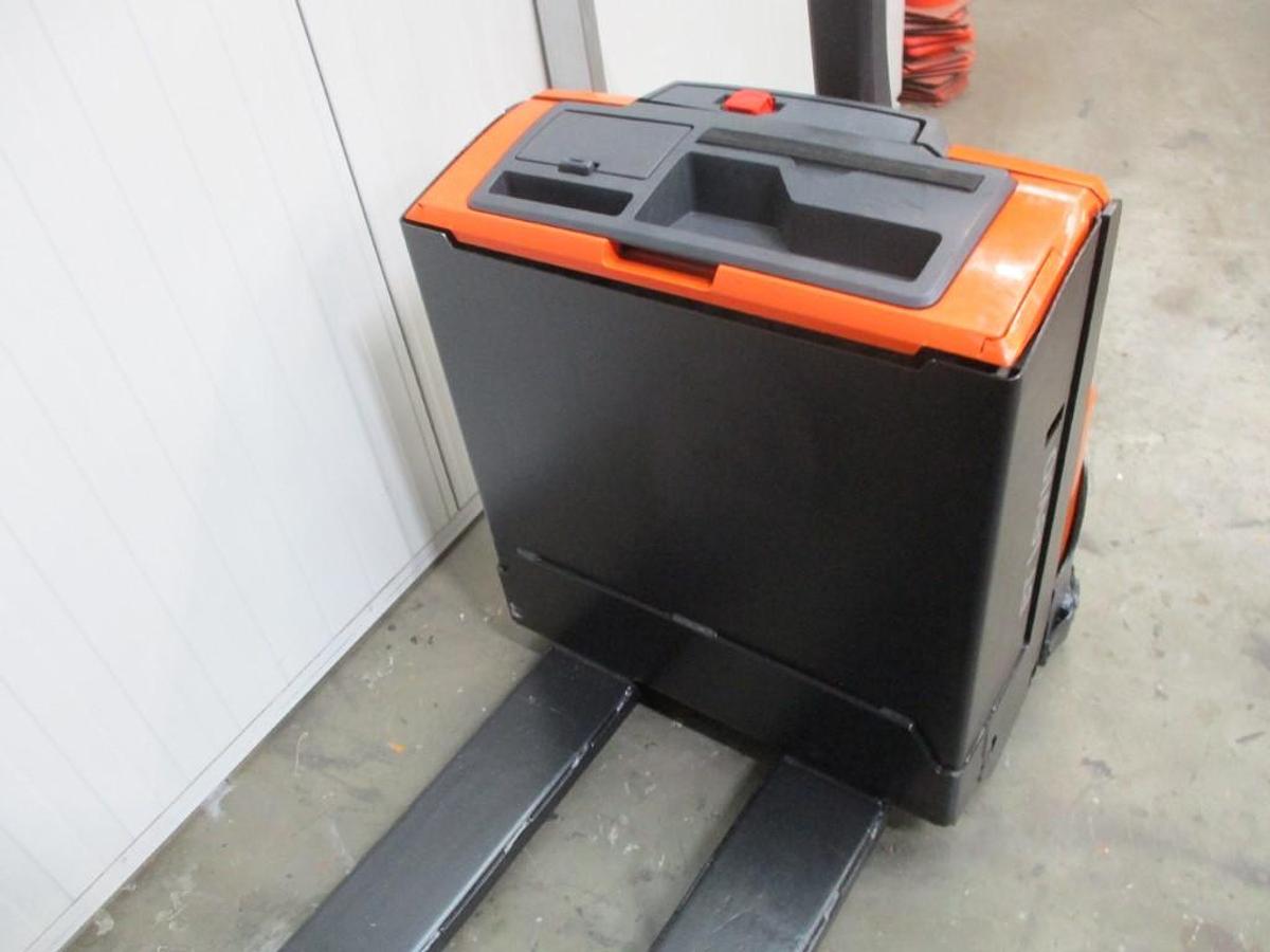 Refurbished 2016 TOYOTA BT LWE160 - 884