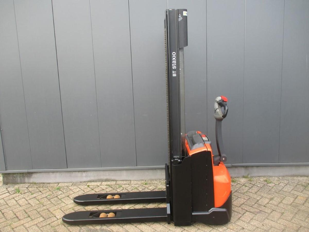 Refurbished 2019 TOYOTA SWE 100 - 184