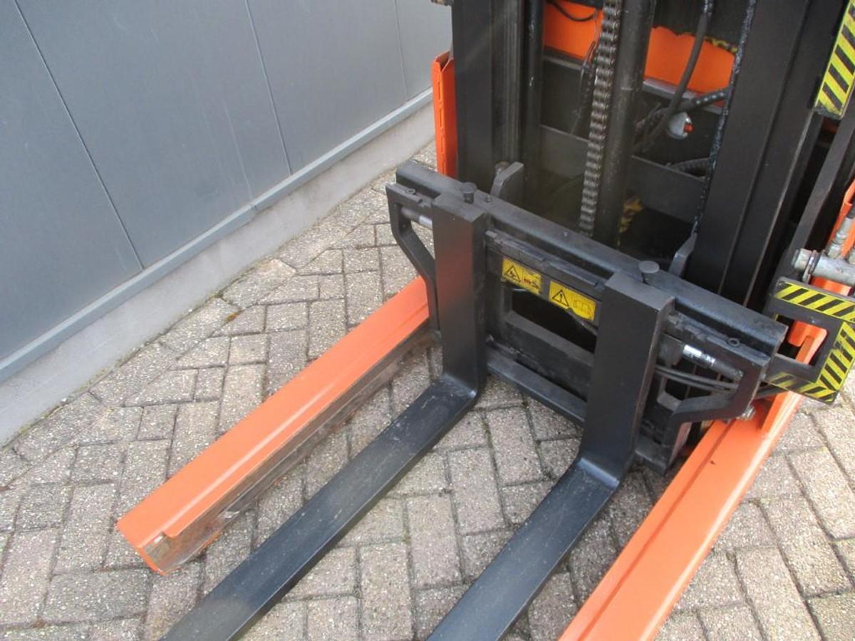Refurbished 2011 BT TOYOTA RWE120 - 1221