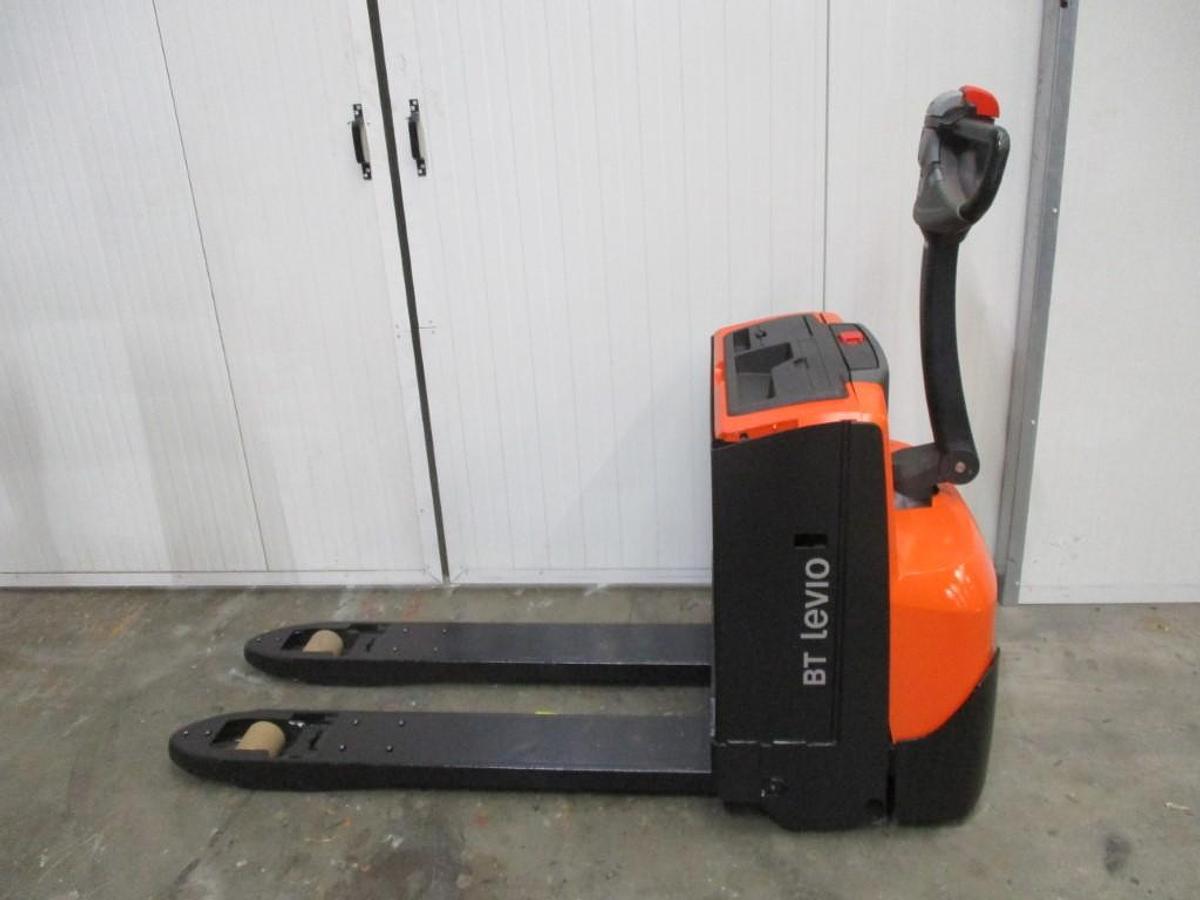 Refurbished 2017 TOYOTA LWE 200 - 994