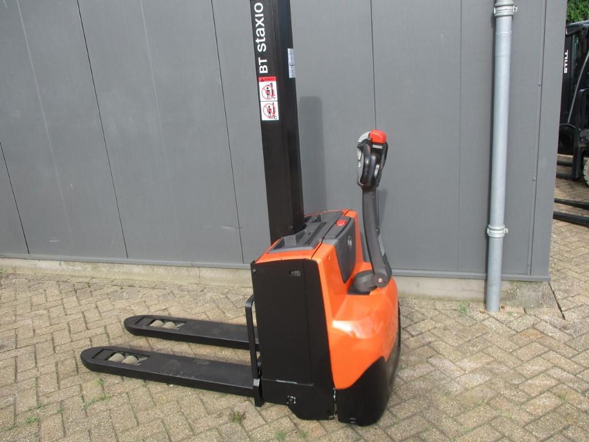 Refurbished 2017 TOYOTA SWE 080L - 1142