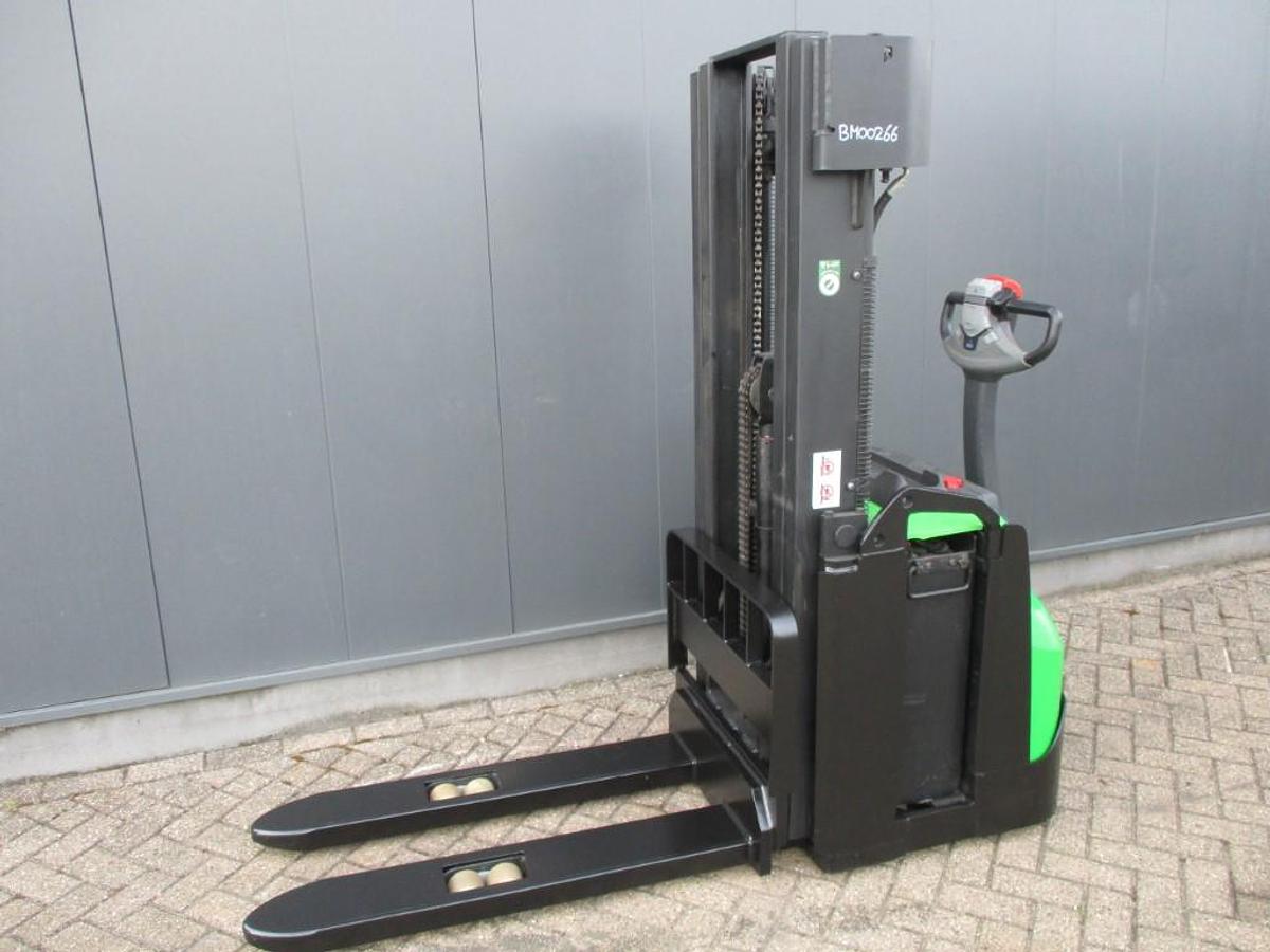 Refurbished 2018 CESAB S215 triplex - 2290