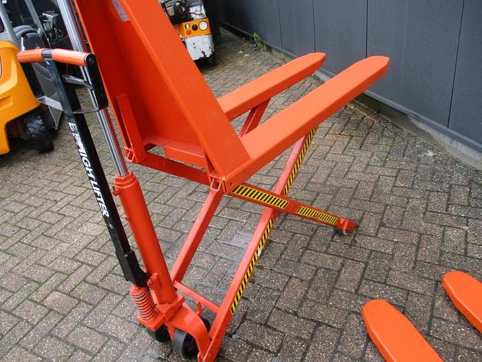 Refurbished 2002 BT HL 1000