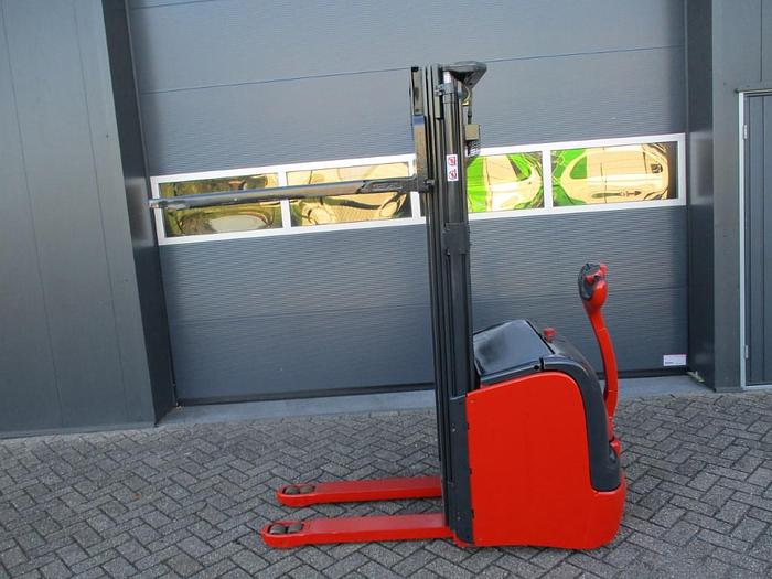 Refurbished 2014 Linde L 16 triplex - 611