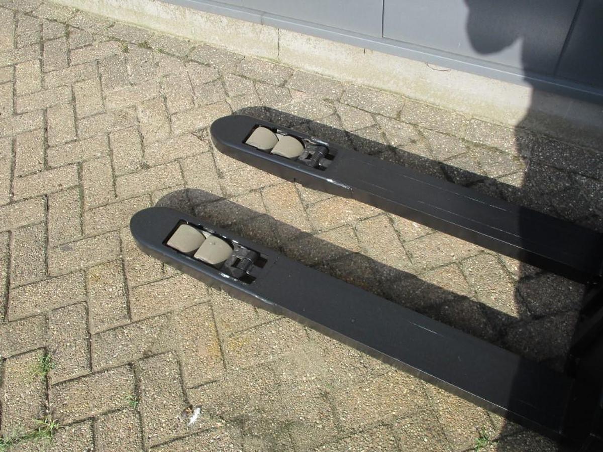 Refurbished 2015 TOYOTA BT SWE 080L - 1088