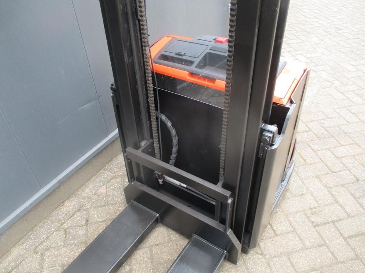 Refurbished 2018 TOYOTA SWE 120 - 1136