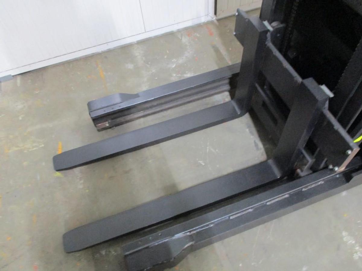 Refurbished 2018 TOYOTA SWE120XR - 942