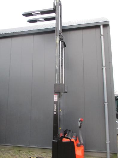 Refurbished 2017 TOYOTA SWE 160L - 815