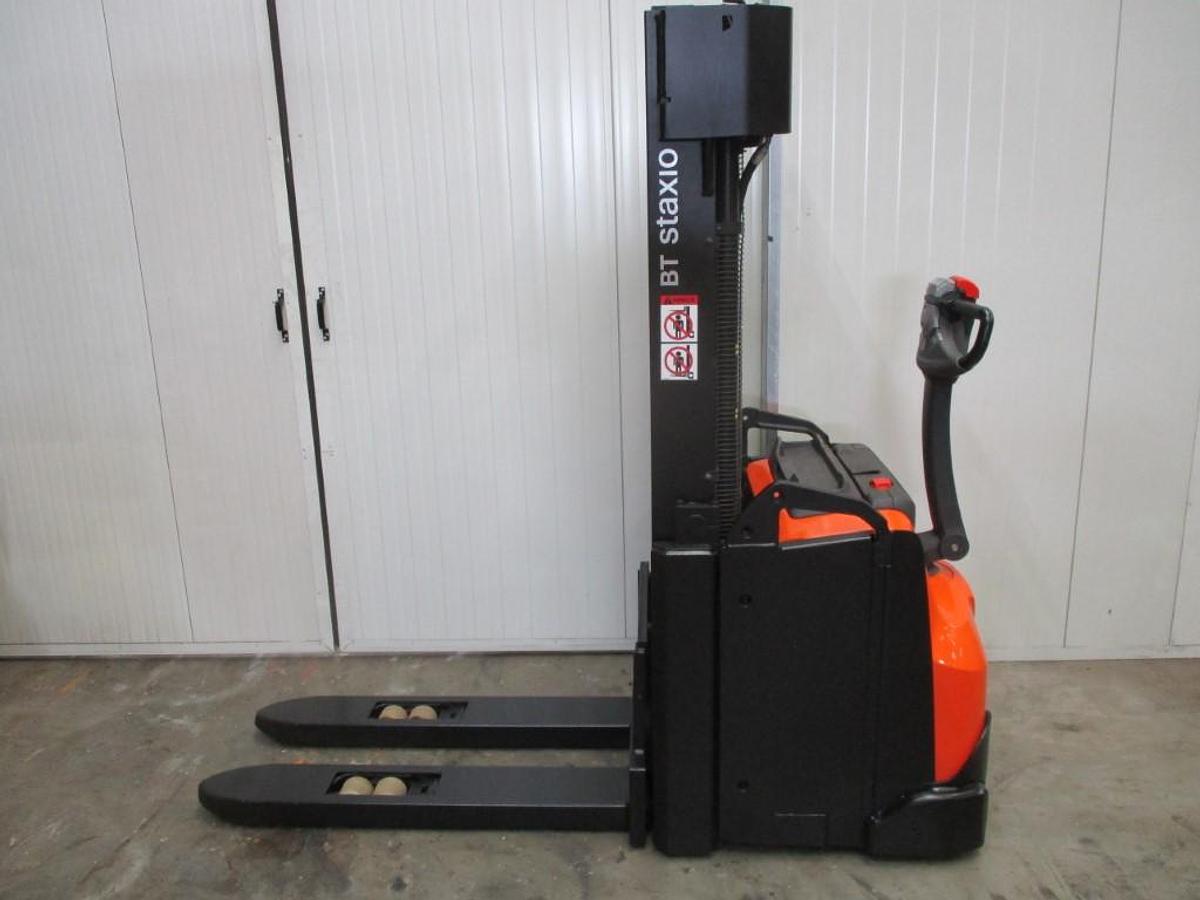Refurbished 2017 TOYOTA SWE 145 triplex - 2256